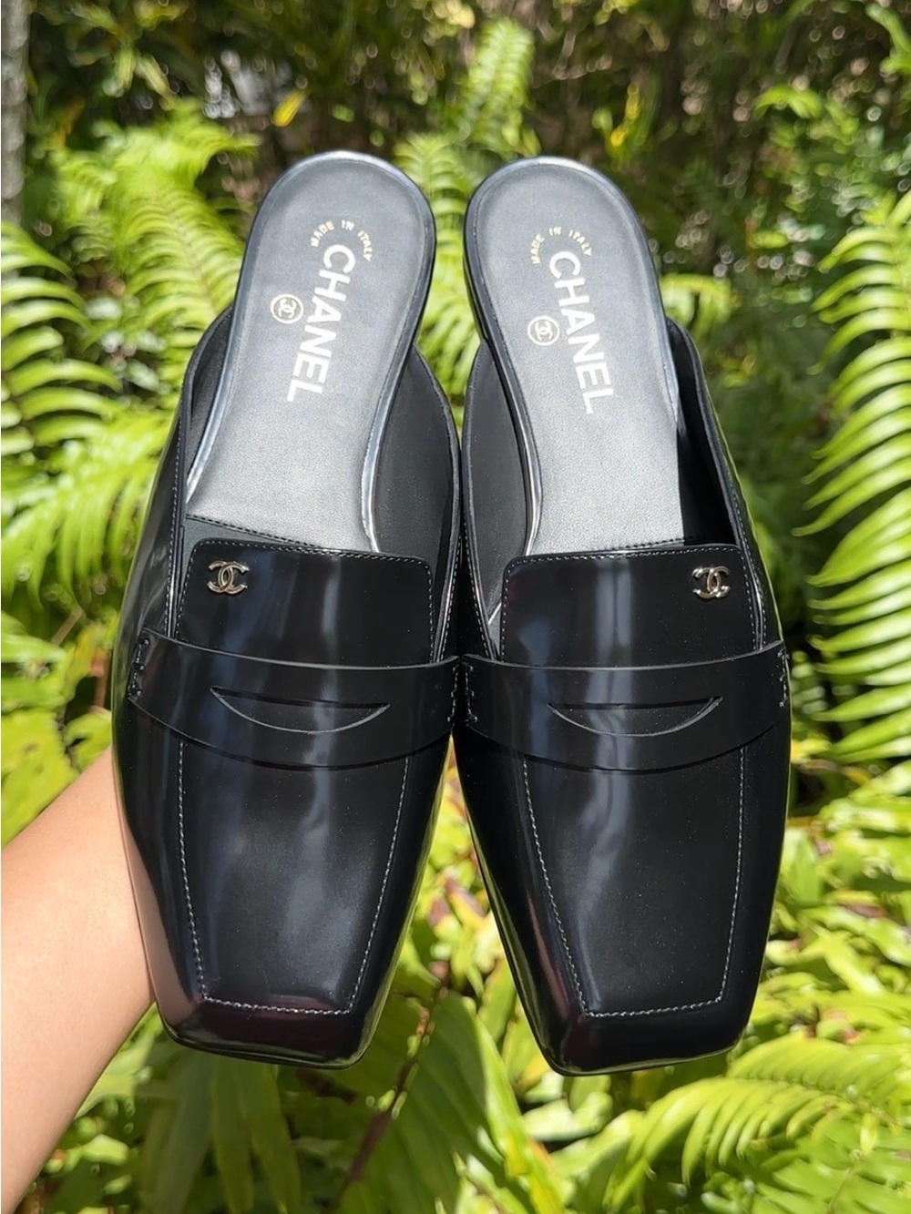 2026 CHANEL BLACK LEATHER SLIDES MULES HALF LOAFER SHOES GOLD CC LOGO 40.5 BLAZY